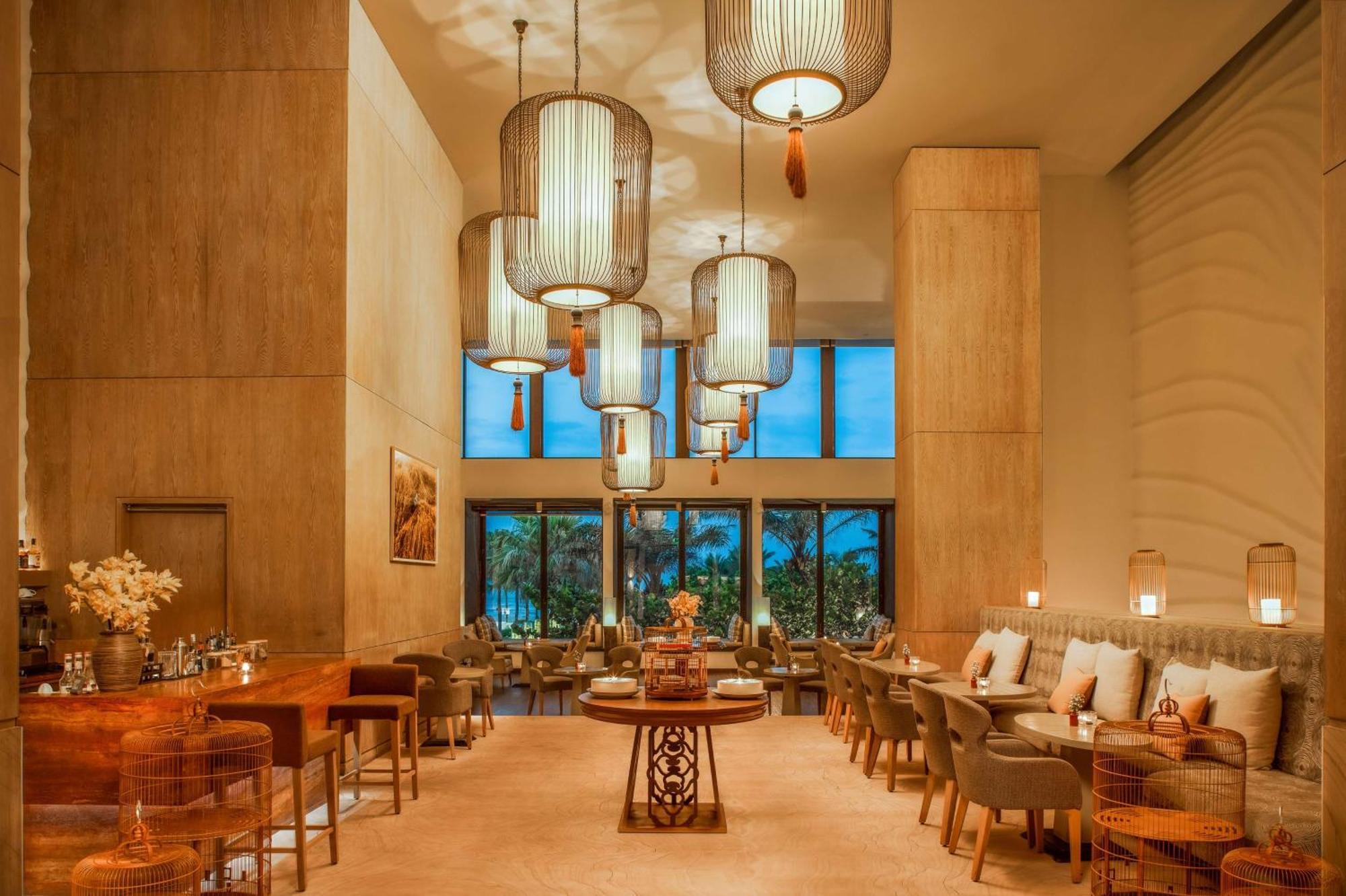 Hyatt Regency Danang Resort And Spa Buitenkant foto The restaurant at the hotel